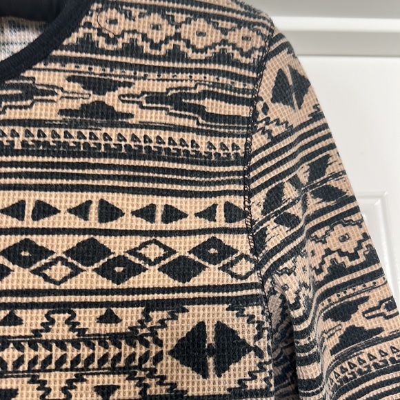 Active Basic Black & Tribal Print Thermal Top, 55% Cotton, Size M - Picture 4 of 7